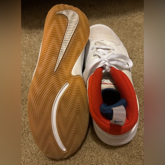 7Y Basketball Shoes - Picture 5 of 6